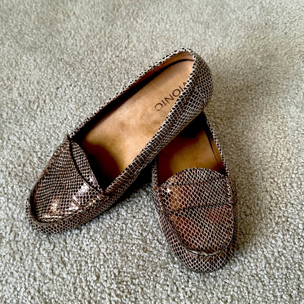 Vionic faux snake skin loafers (size 7.5)